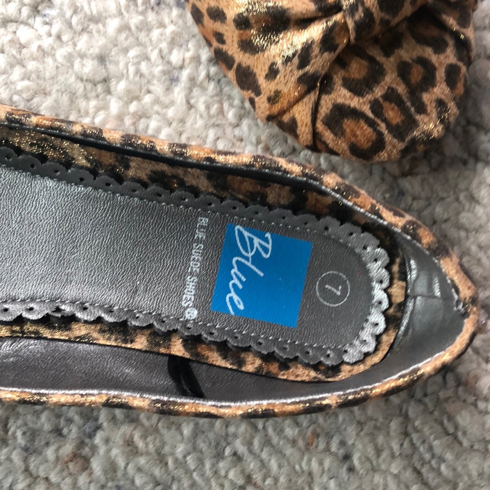 Blue Suede - Picture 5 of 6